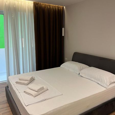Tirana Central Stay Екстер'єр фото
