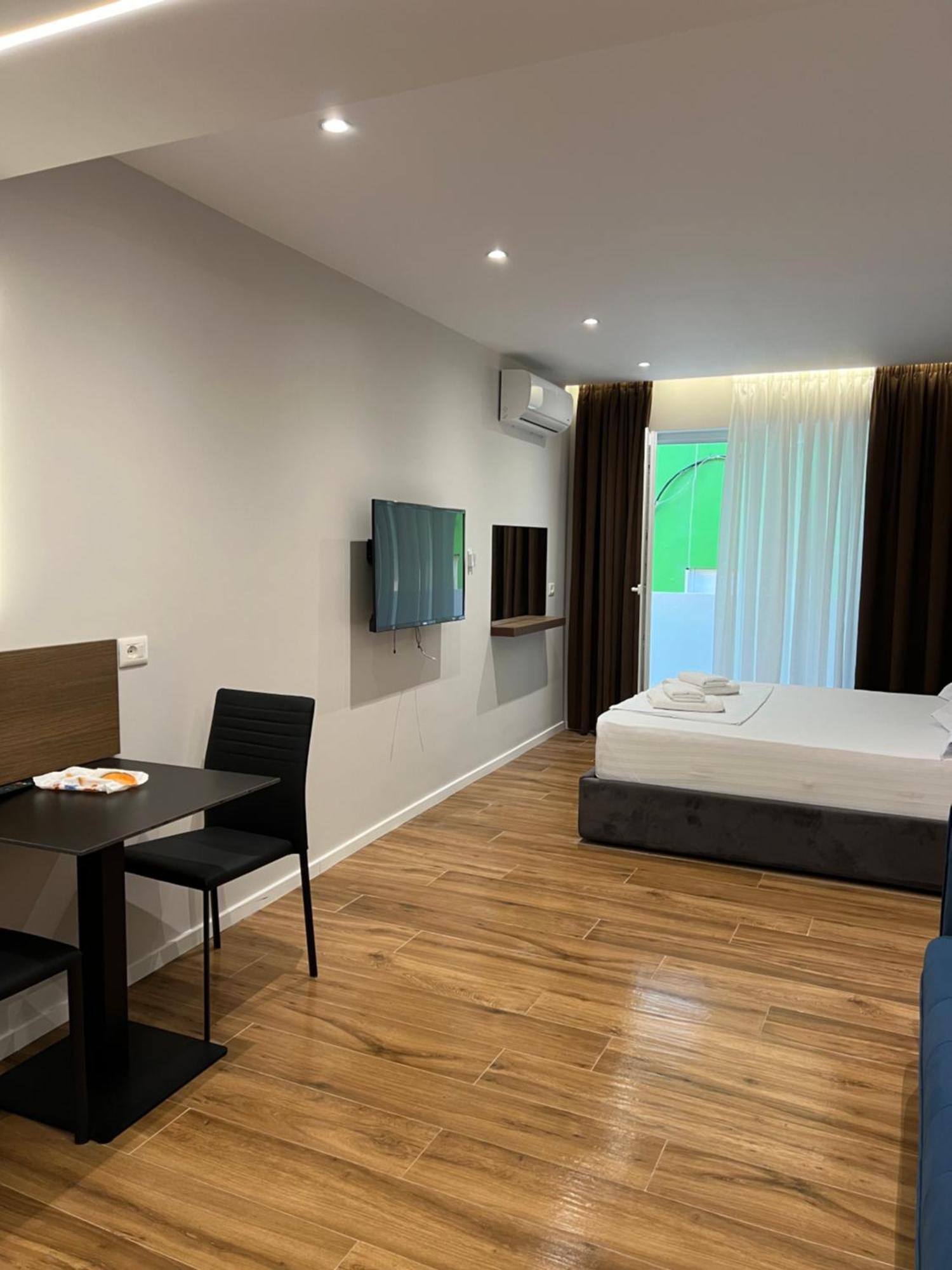 Tirana Central Stay Екстер'єр фото