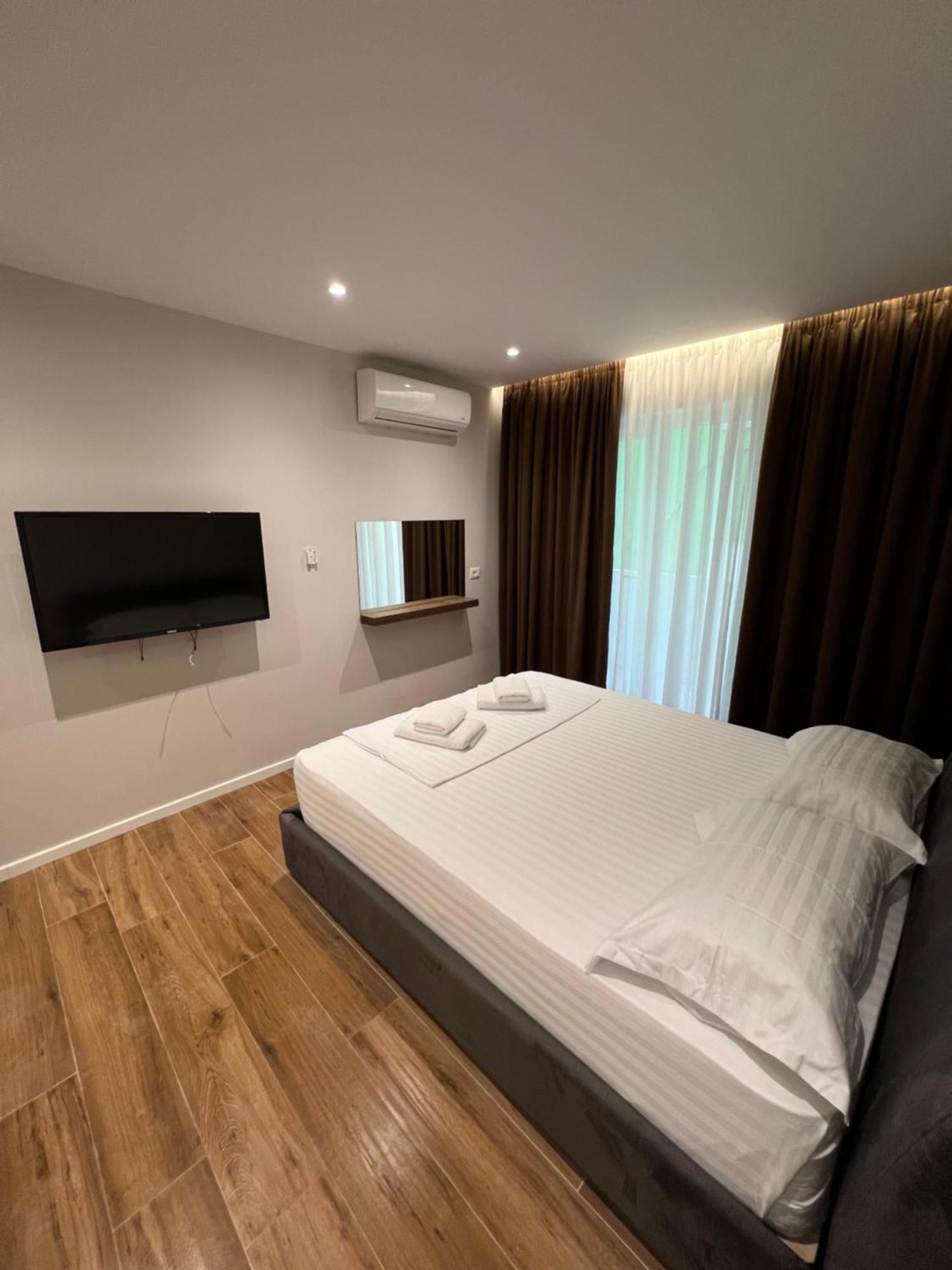 Tirana Central Stay Екстер'єр фото