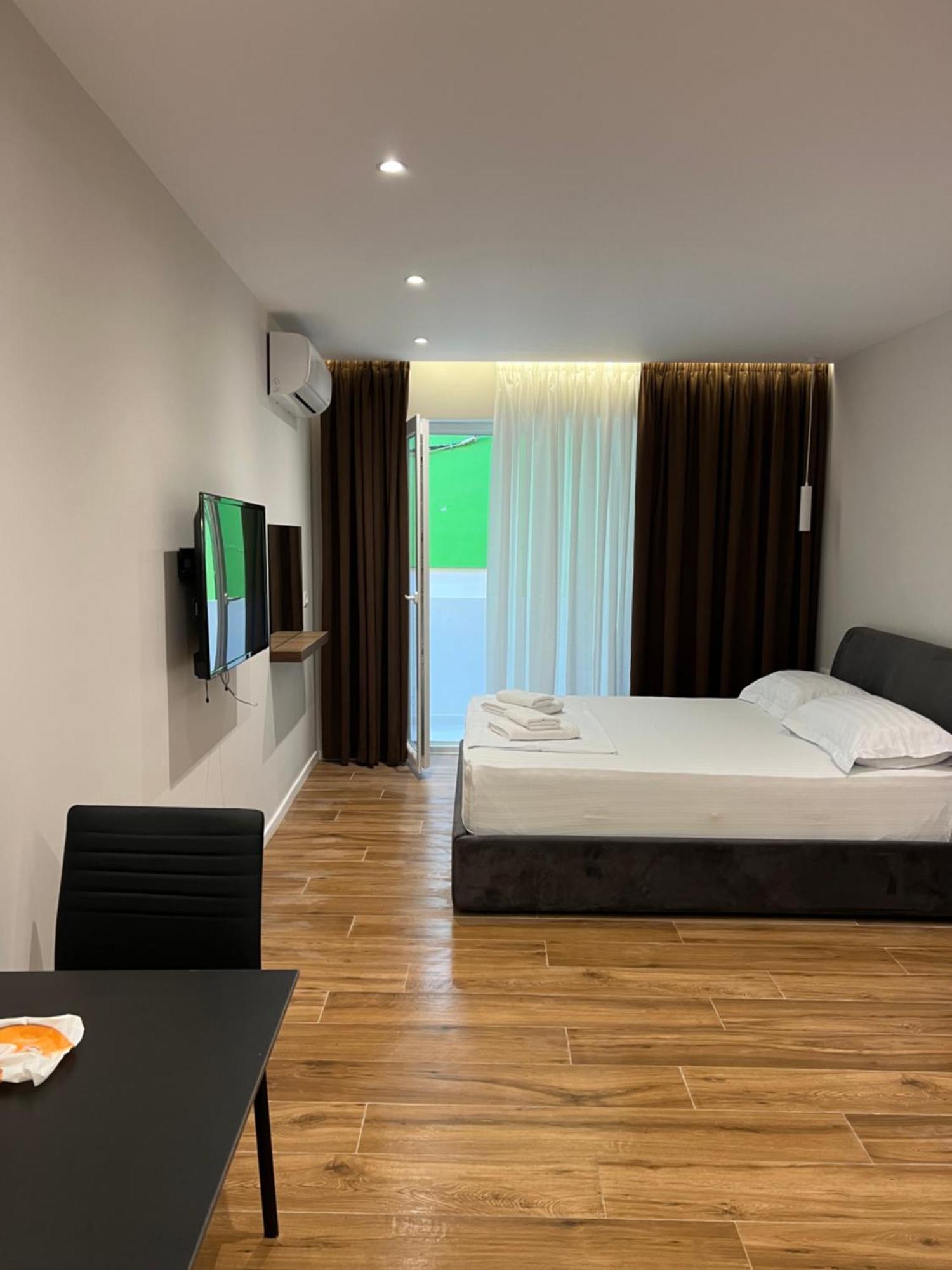 Tirana Central Stay Екстер'єр фото